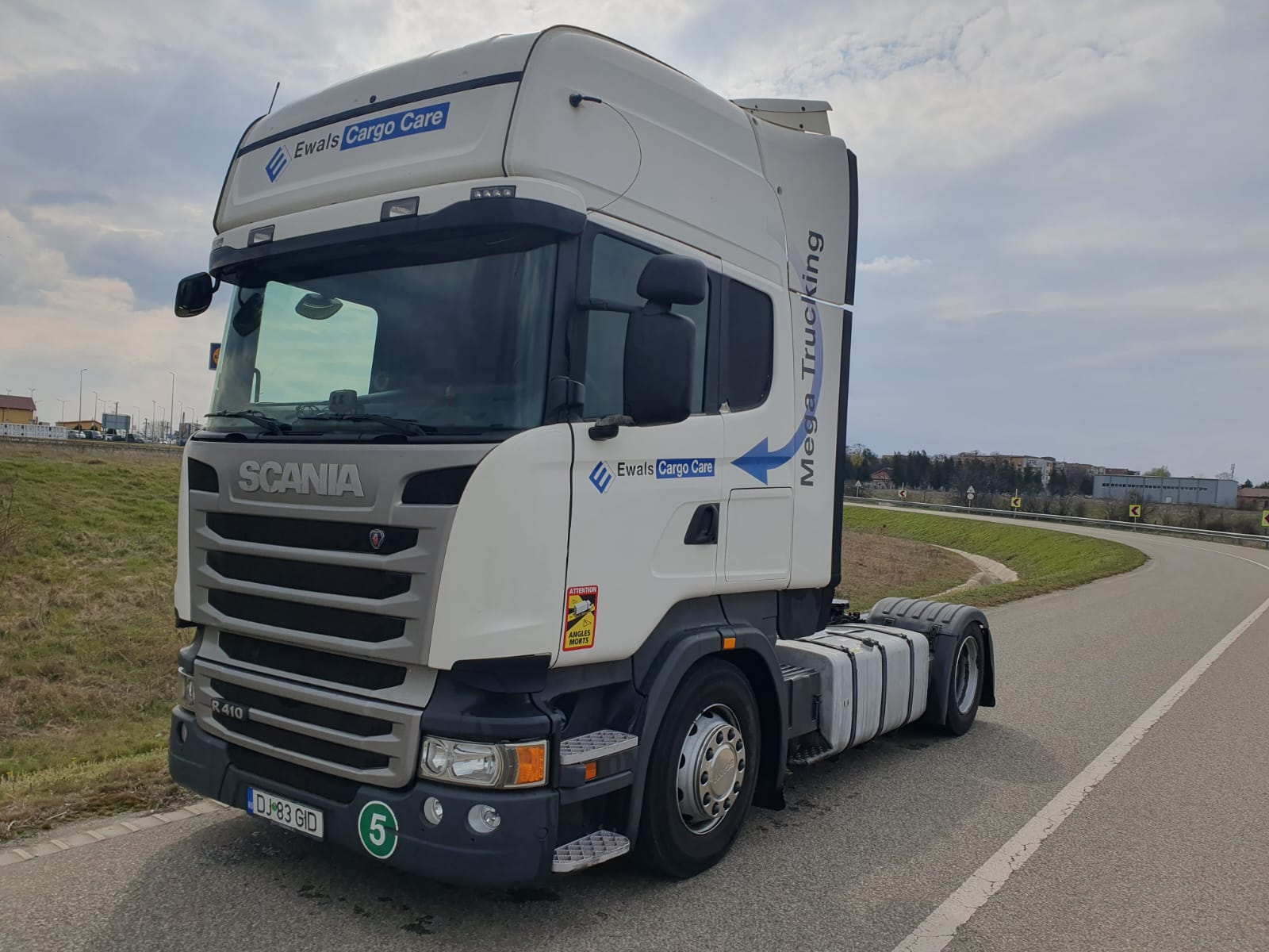 1774440842_WhatsApp-Image-2026-03-24-at-14.32.12-3